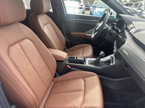 Used 2025 Audi Q3 2.0T Premium w/ Convenience Package image 13