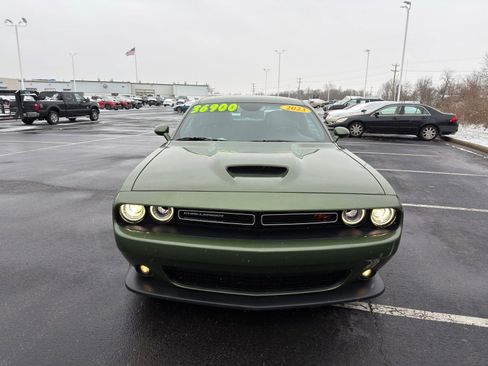 Used 2023 Dodge Challenger R/T w/ Plus Package image 9