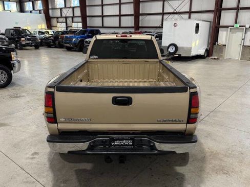 Used 2004 Chevrolet Silverado 3500 4x4 Crew Cab w/ Heavy-Duty Power Package image 10