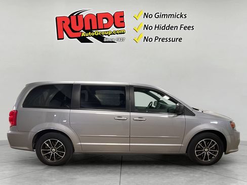 Used 2015 Dodge Grand Caravan SE w/ Quick Order Package 29E SE FWD image 10