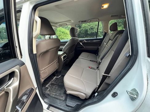 Used 2020 Lexus GX 460 Premium w/ Premium Package AWD/4WD image 11