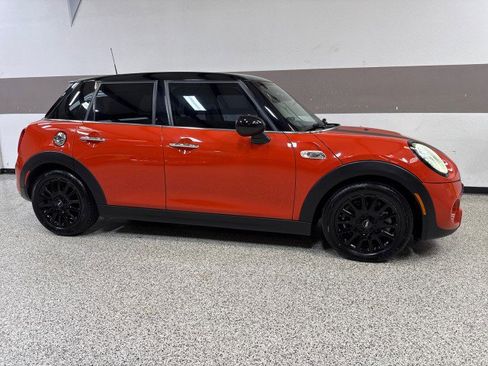 Used 2019 MINI Cooper S w/ Premium Package image 44