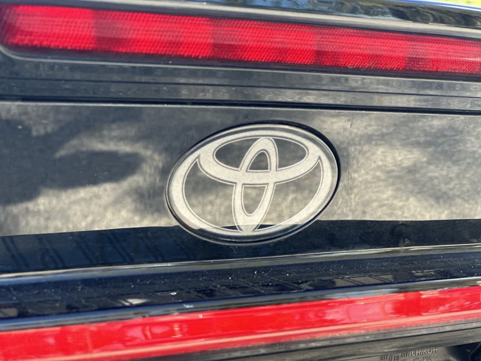 Used 2023 Toyota Prius Limited FWD image 10