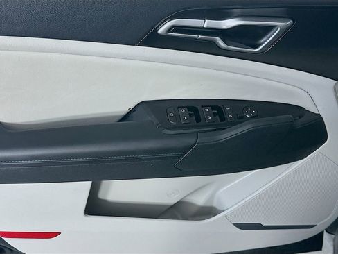 Used 2025 Kia Sportage EX w/ Premium Package FWD image 24