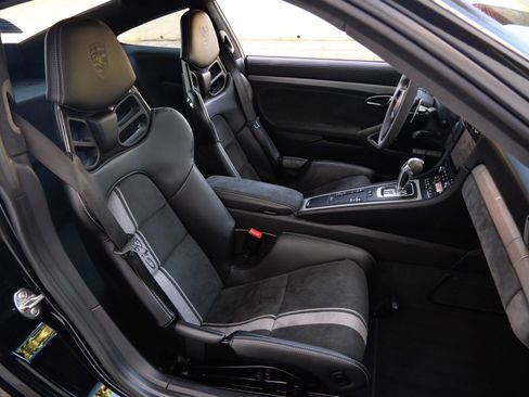 Used 2018 Porsche 911 GT3 RWD image 24