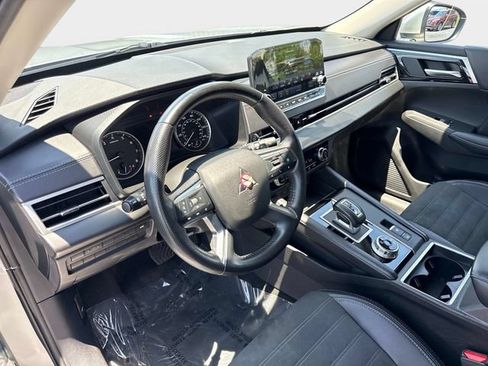Used 2024 Mitsubishi Outlander SE FWD image 20