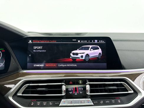 Used 2019 BMW X7 xDrive40i w/ Premium Package AWD/4WD image 11