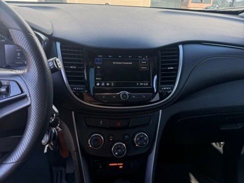 Used 2019 Chevrolet Trax LS w/ Tint and Cruise Package FWD image 5