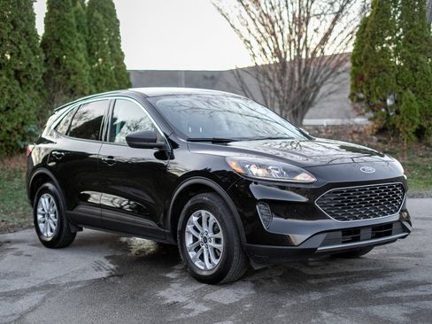 Certified 2022 Ford Escape SE w/ Cold Weather Package image 3