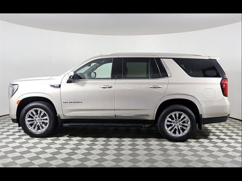 Used 2021 GMC Yukon SLT w/ SLT Premium Package RWD image 3