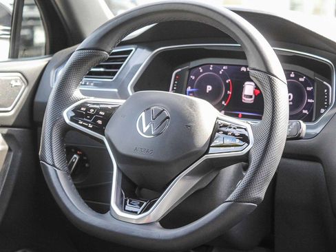 Used 2022 Volkswagen Tiguan SEL R-Line image 15