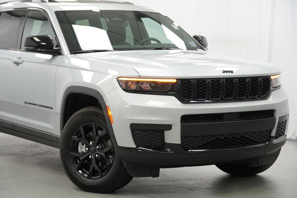 Certified 2024 Jeep Grand Cherokee L Altitude AWD/4WD image 6