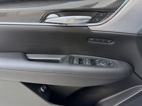 Certified 2023 Cadillac XT5 Sportv w/ Technology Package image 18