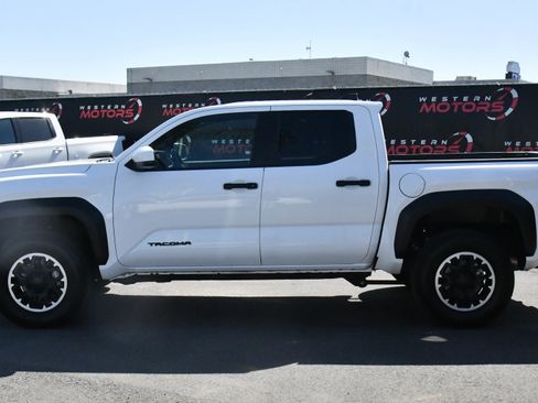 Used 2024 Toyota Tacoma TRD Off-Road image 4