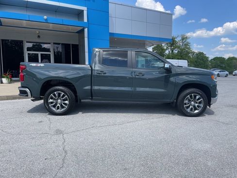 Used 2025 Chevrolet Silverado 1500 LT AWD/4WD image 9