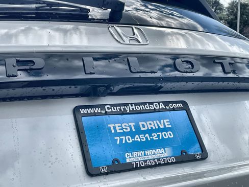 New 2026 Honda Pilot Sport image 8