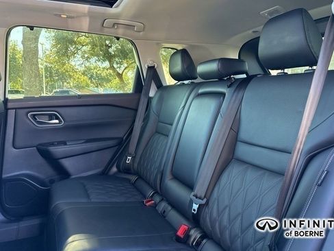 Used 2023 Nissan Rogue Platinum image 32