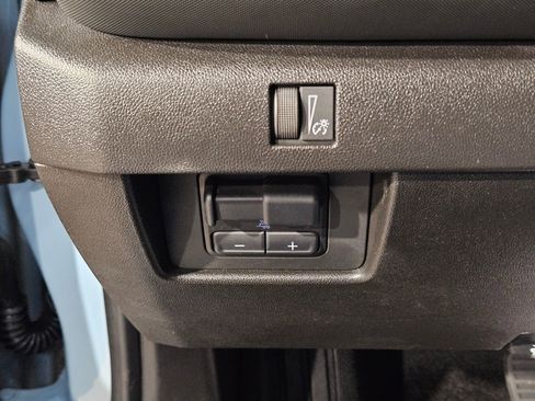 Used 2025 Chevrolet Colorado Z71 image 25