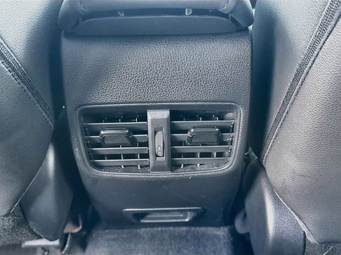 Used 2024 Toyota Corolla Cross XLE AWD/4WD image 24