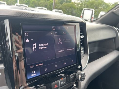 New 2026 RAM 1500 Express AWD/4WD image 13