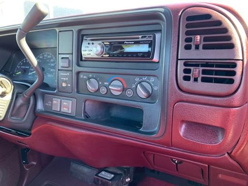 Used 1998 Chevrolet Silverado 1500 4x4 Regular Cab w/ Preferred Equipment Group 2 image 18