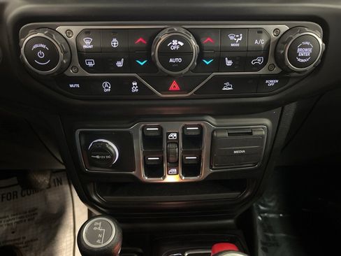 Used 2023 Jeep Wrangler Unlimited Sport image 27