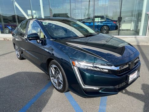 Used 2018 Honda Clarity Touring image 2
