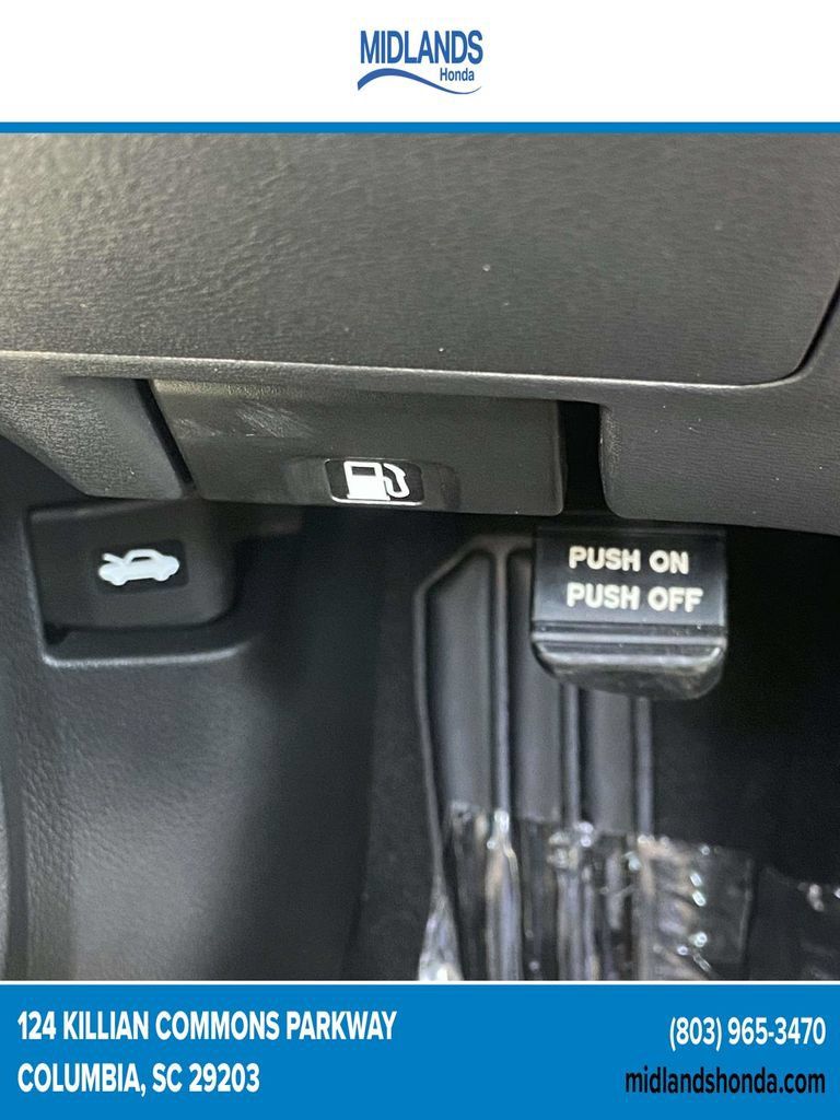 Used 2025 Nissan Altima 2.5 SV FWD image 18