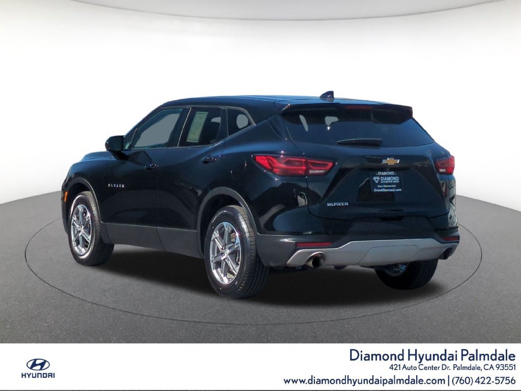 Used 2025 Chevrolet Blazer LT FWD image 5