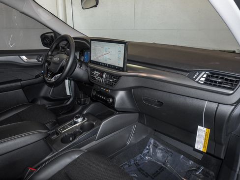 New 2026 Ford Escape SE image 39