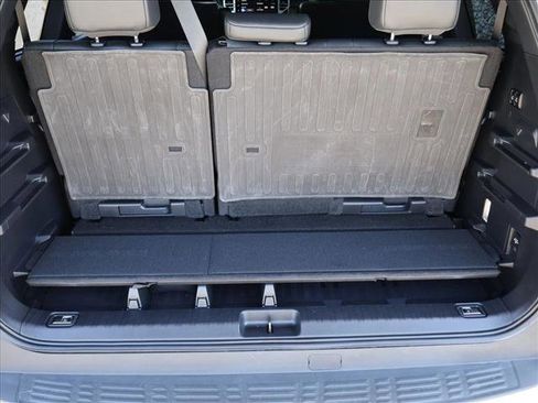 Used 2024 Toyota Sequoia Platinum AWD/4WD image 6
