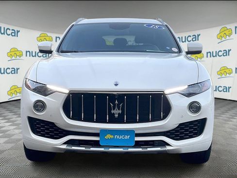 Used 2018 Maserati Levante GranLusso image 2