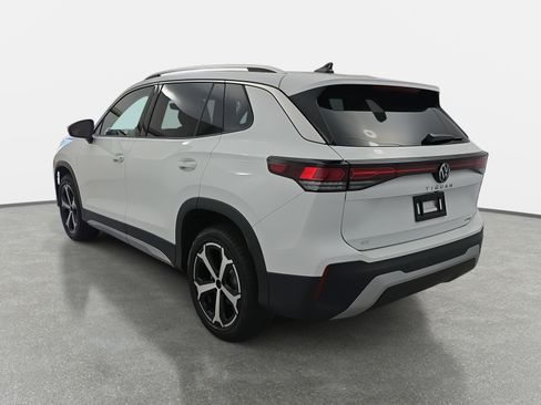 New 2026 Volkswagen Tiguan SE image 5