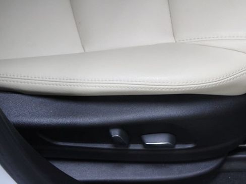 Used 2018 Cadillac XT5 AWD image 13