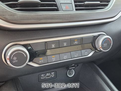 Used 2025 Nissan Altima 2.5 SV FWD image 20