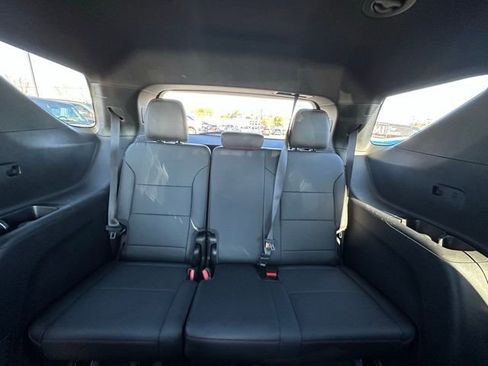 Used 2025 Chevrolet Traverse Z71 w/ Driver Confidence Package image 34