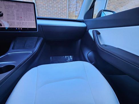 Used 2022 Tesla Model Y Performance image 49