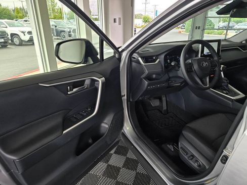 Used 2025 Toyota RAV4 XLE w/ Convenience Package AWD/4WD image 34