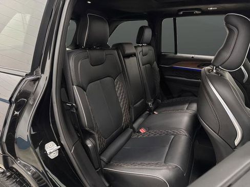 Used 2025 Jeep Grand Cherokee Summit w/ Obsidian Package image 34