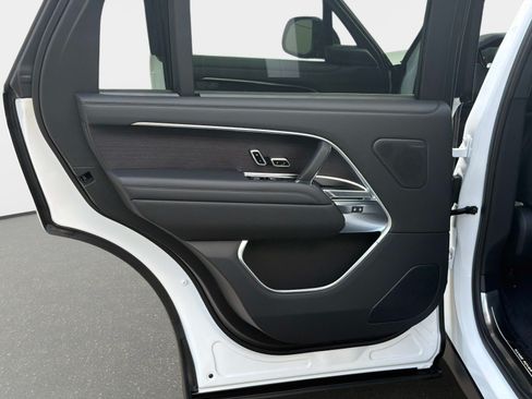New 2026 Land Rover Range Rover Long Wheelbase SE AWD/4WD image 12