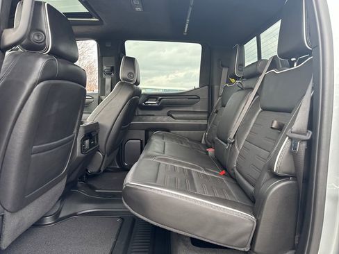 Used 2023 GMC Sierra 1500 AT4X image 15