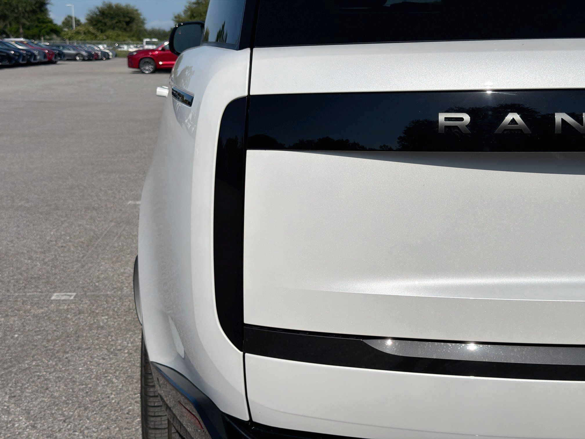 New 2026 Land Rover Range Rover Long Wheelbase SE AWD/4WD image 10