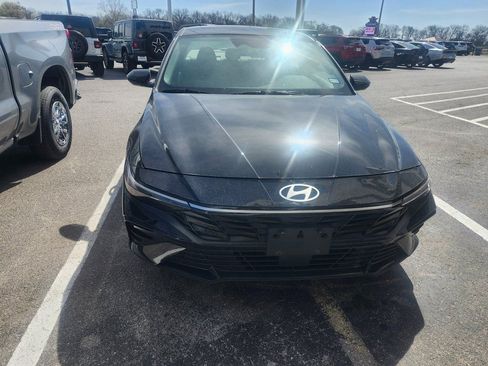 Used 2025 Hyundai Elantra SEL image 6