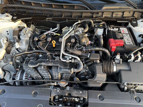 Used 2025 Nissan Altima 2.5 SV FWD image 33
