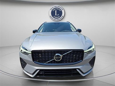 Certified 2025 Volvo XC60 B5 Plus image 2