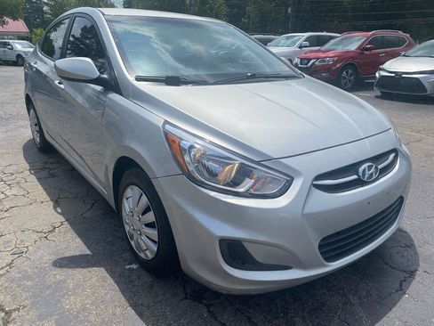 Used 2015 Hyundai Accent GLS FWD image 3