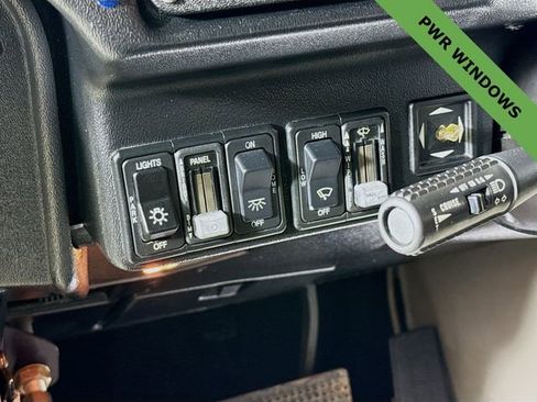 Used 2003 HUMMER H1 4-Door Open Top AWD/4WD image 12