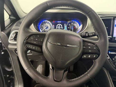 Used 2023 Chrysler Pacifica Limited w/ Uconnect Theater Family Group AWD/4WD image 25