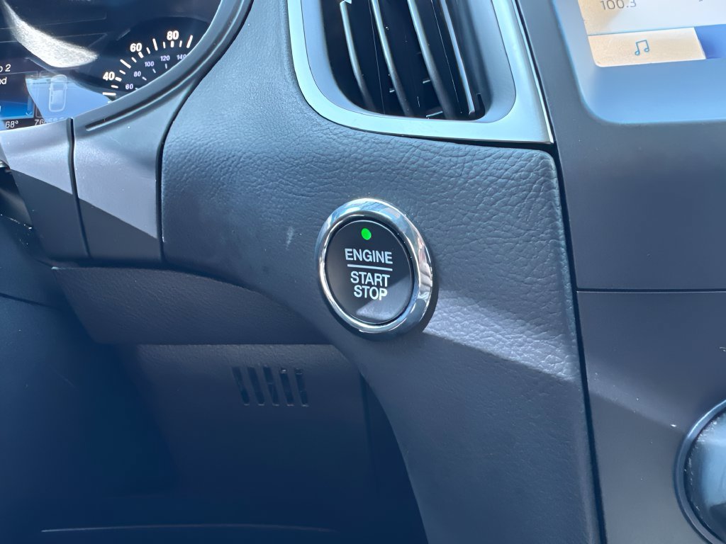 Used 2020 Ford Edge SE FWD image 17
