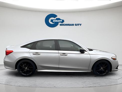 Used 2024 Honda Civic Sport image 6